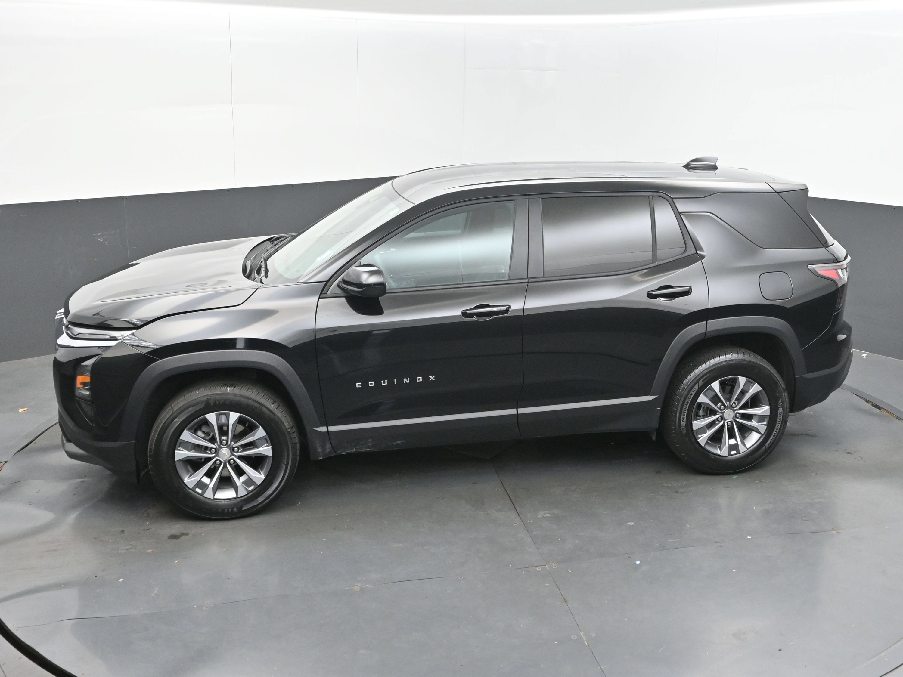 Used 2026 Chevrolet Equinox LT FWD image 38