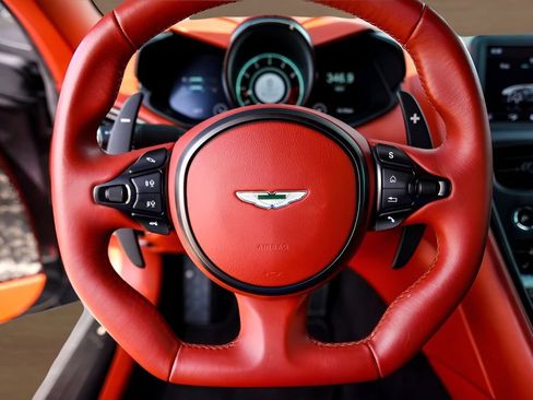 Used 2019 Aston Martin DBS Superleggera RWD image 13