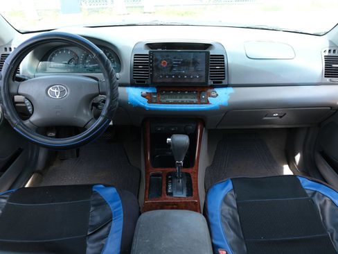 Used 2002 Toyota Camry LE FWD image 11