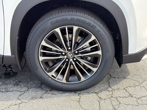 New 2026 Toyota Grand Highlander AWD Hybrid image 13