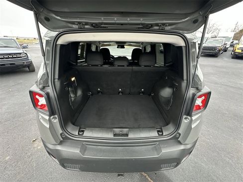 Used 2020 Jeep Renegade Latitude image 22