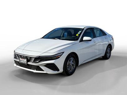 Certified 2025 Hyundai Elantra SE