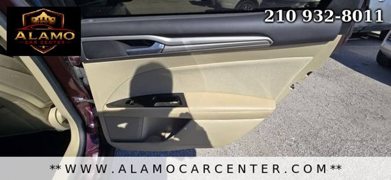 Used 2013 Ford Fusion SE FWD image 23