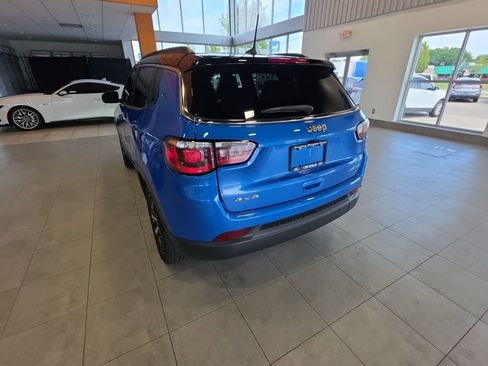 Used 2025 Jeep Compass Limited AWD/4WD image 16