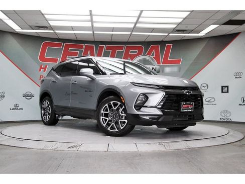 Used 2025 Chevrolet Blazer RS FWD image 1