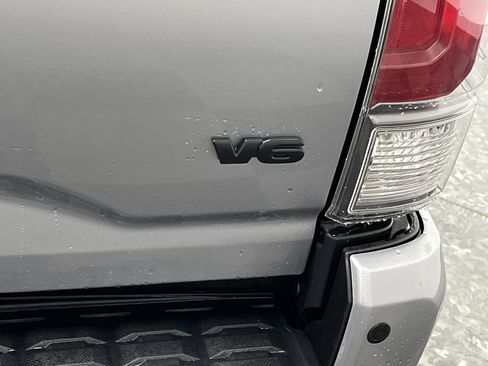 Used 2021 Toyota Tacoma TRD Sport w/ Technology Package image 28