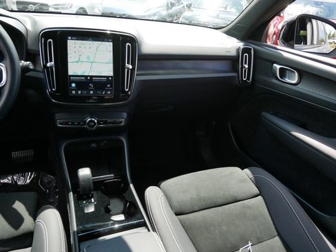 Certified 2023 Volvo XC40 Recharge Plus AWD/4WD image 14