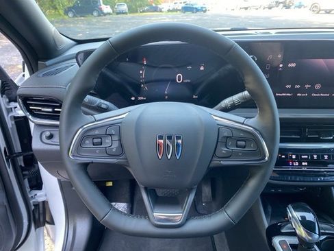 New 2025 Buick Envista Avenir image 13