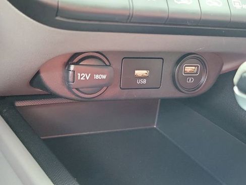 Certified 2023 Hyundai Elantra SE image 11