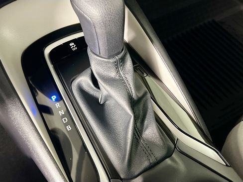 Used 2025 Toyota Corolla LE image 24