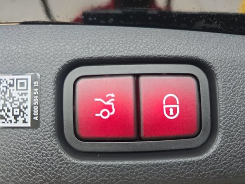 Certified 2026 Mercedes-Benz E 350 4MATIC Sedan image 15