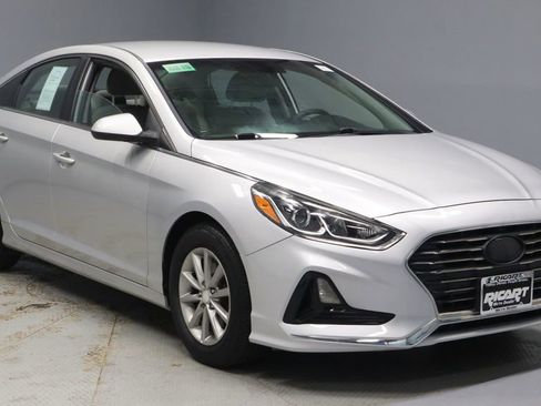 Used 2018 Hyundai Sonata SE image 1