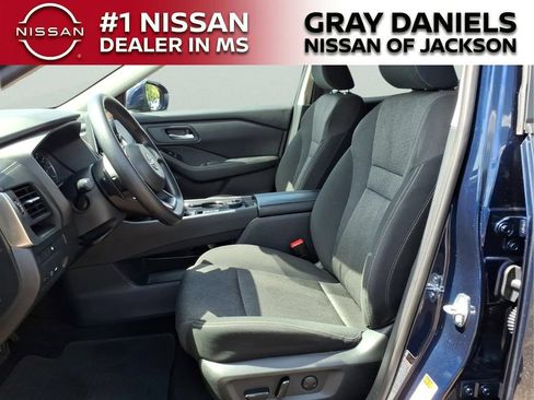 Used 2024 Nissan Rogue SV AWD/4WD image 23