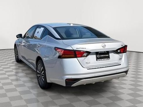 Used 2023 Nissan Altima 2.5 SV AWD/4WD image 5