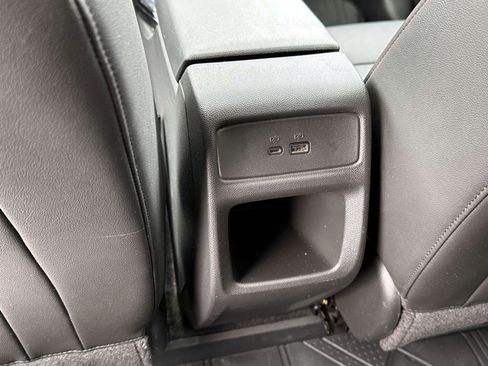 Used 2024 Chevrolet Trax RS w/ Sunroof Package image 12