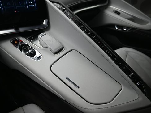 Used 2024 Chevrolet Corvette Stingray Preferred Cpe w/ 2LT image 28