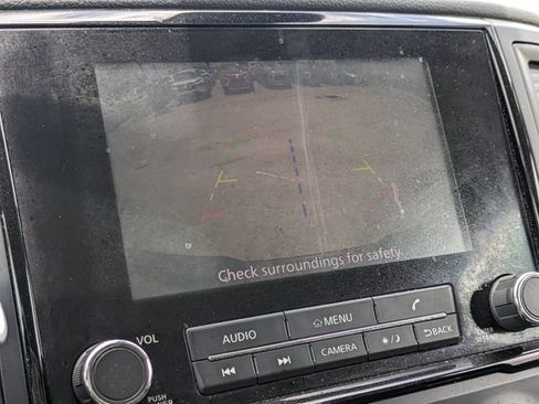 Used 2022 Nissan Titan SV RWD image 27
