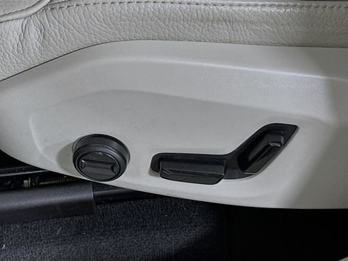 Used 2023 Volvo XC60 B5 Plus w/ Protection Package Premier image 13