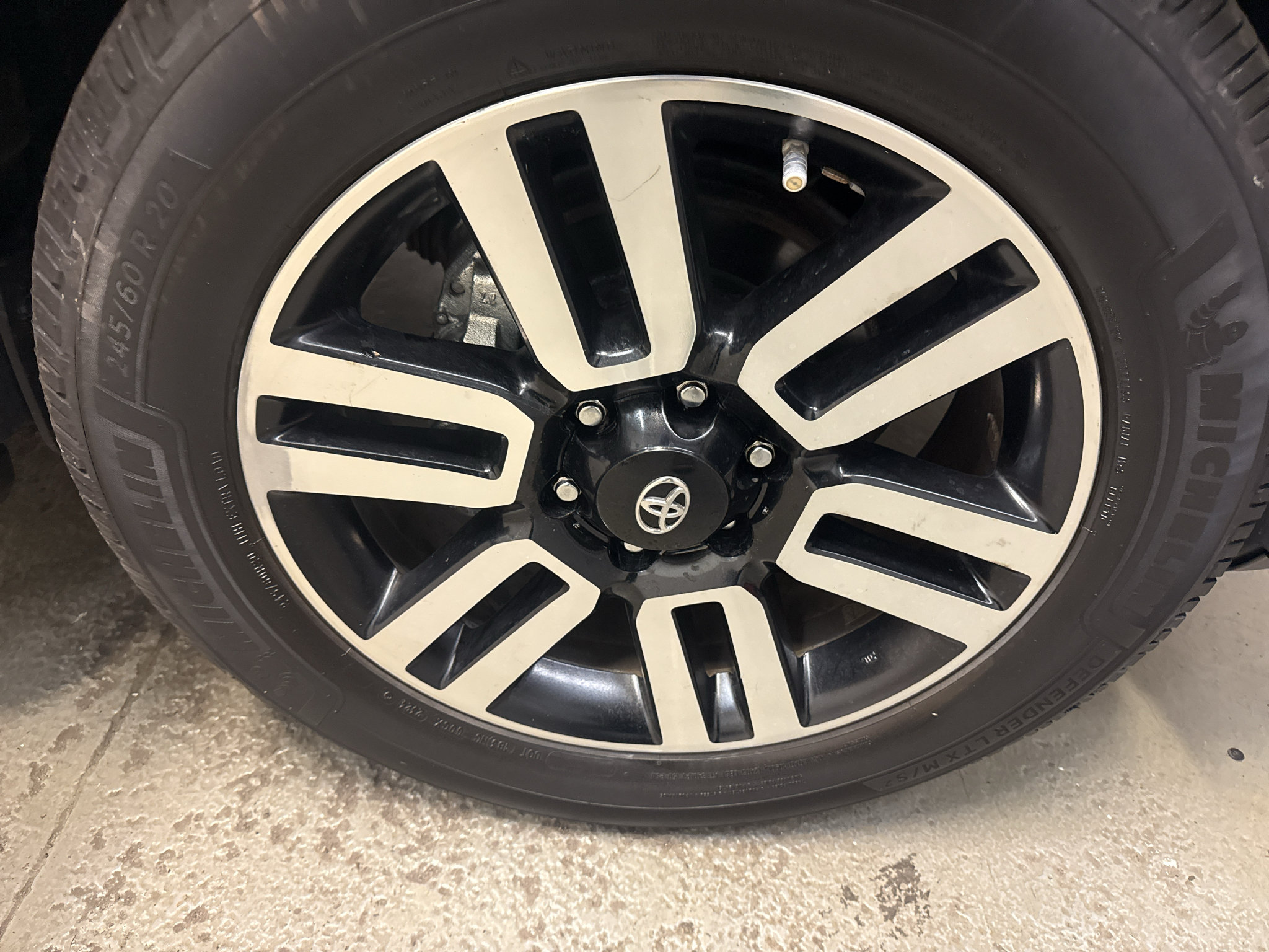 Used 2016 Toyota 4Runner Limited AWD/4WD image 30