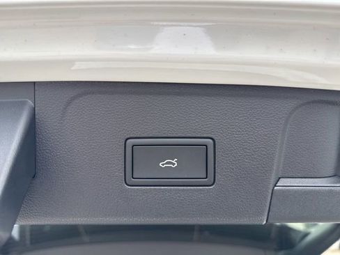 New 2026 Volkswagen Atlas SE image 49