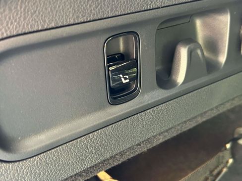 New 2027 Mercedes-Benz GLC 300 4MATIC image 10