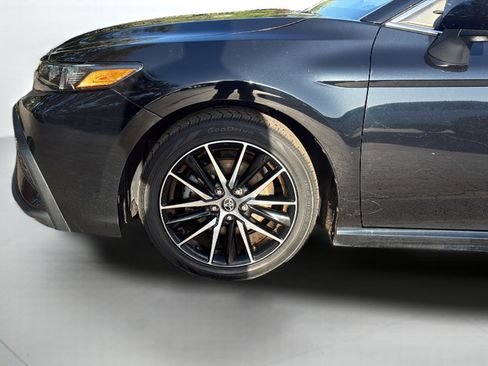Used 2021 Toyota Camry SE FWD image 25