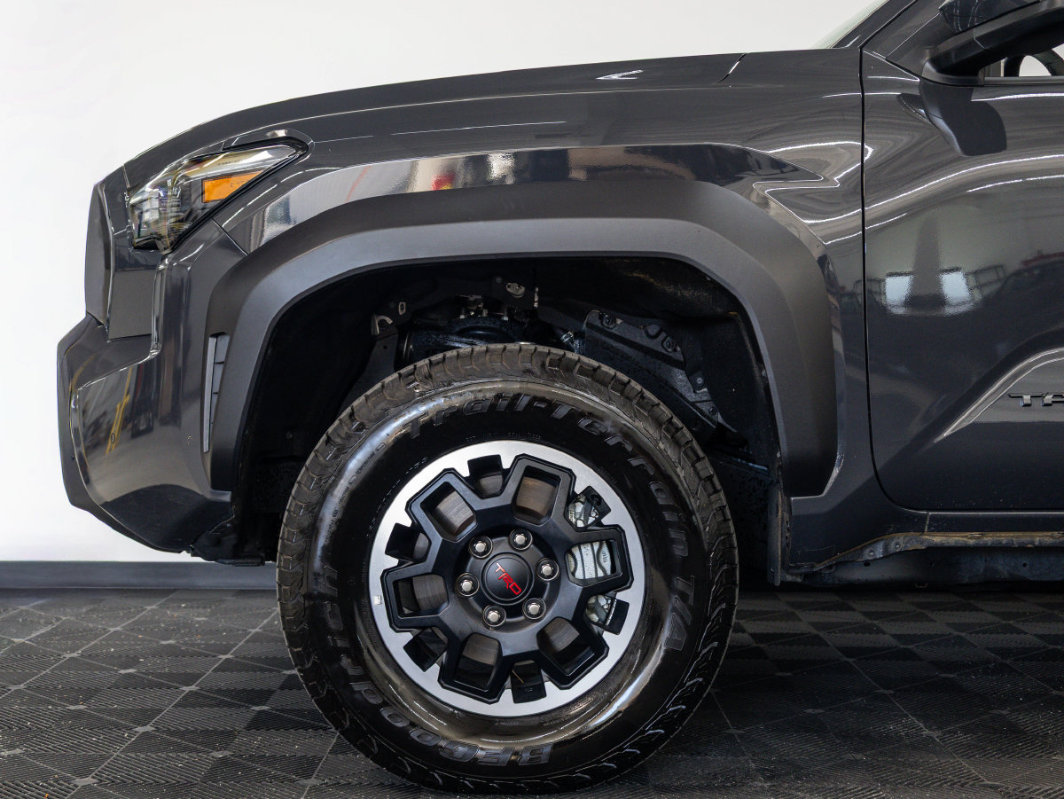 Used 2025 Toyota Tacoma TRD Off-Road w/ TRD Off Road Upgrade Package AWD/4WD image 11