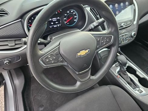 Used 2025 Chevrolet Malibu LT FWD image 16