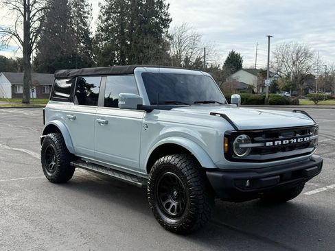 Used 2022 Ford Bronco Outer Banks image 8