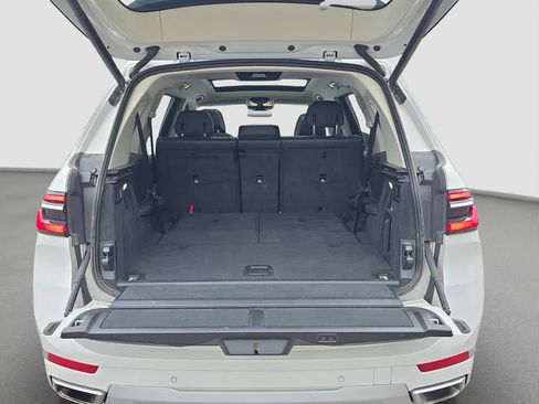Used 2023 BMW X7 xDrive40i AWD/4WD image 17
