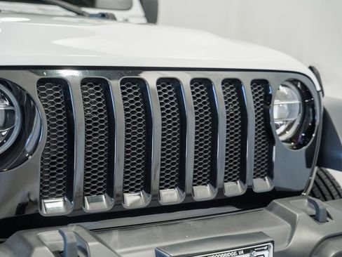 Used 2022 Jeep Wrangler Unlimited Sport AWD/4WD image 11