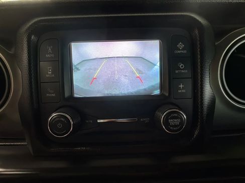 Used 2018 Jeep Wrangler Unlimited Sport AWD/4WD image 13
