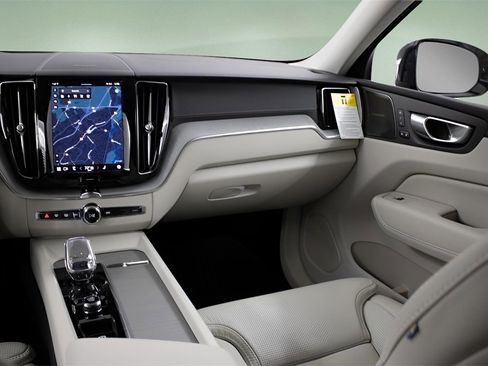 Certified 2024 Volvo XC60 T8 Ultimate w/ Protection Package Premier image 19