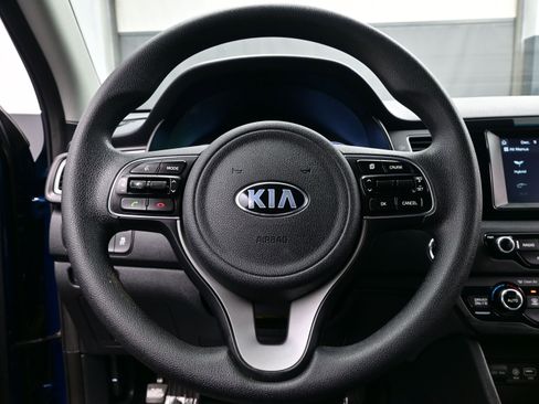 Used 2017 Kia Niro LX image 22