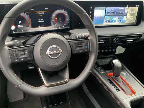 Used 2025 Nissan Kicks SR FWD image 17