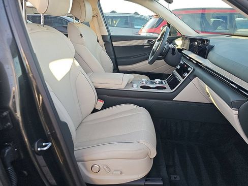Used 2025 Genesis GV80 2.5T Prestige AWD/4WD image 14