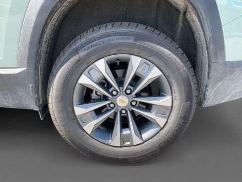 Used 2026 Chevrolet Equinox LT w/ Convenience Package II AWD/4WD image 9
