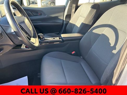 Used 2024 Toyota Prius LE image 11