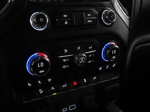 Used 2021 GMC Sierra 1500 AT4 w/ AT4 Preferred Package AWD/4WD image 29