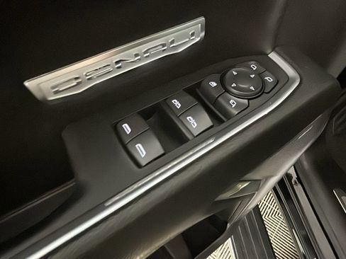 Used 2024 GMC Sierra 1500 Denali w/ Denali Reserve Package AWD/4WD image 13