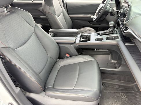 Used 2022 Toyota Sienna XSE w/ XSE Plus Package AWD/4WD image 10