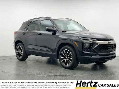 Used 2025 Chevrolet TrailBlazer LT image 1