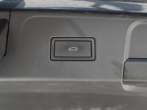 Used 2022 Volkswagen Atlas SE w/ Panoramic Sunroof Package FWD image 43
