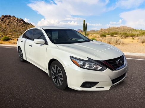 Used 2016 Nissan Altima 2.5 SV FWD image 1