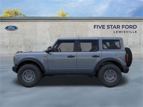 New 2025 Ford Bronco Badlands image 4