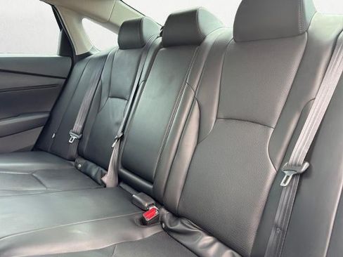Used 2017 Honda Accord Sport image 11