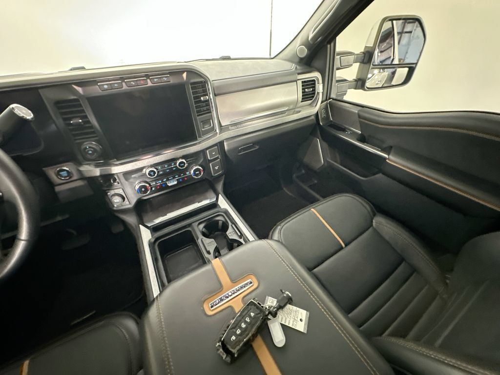 Used 2024 Ford F250 Platinum AWD/4WD image 11