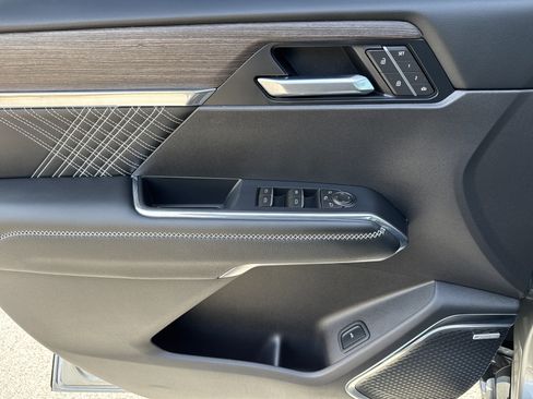 New 2026 GMC Acadia Denali w/ Super Cruise Package image 14