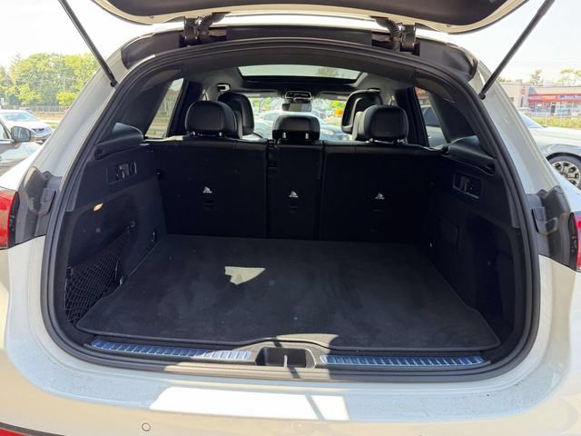Used 2023 Mercedes-Benz GLC 300 4MATIC image 7