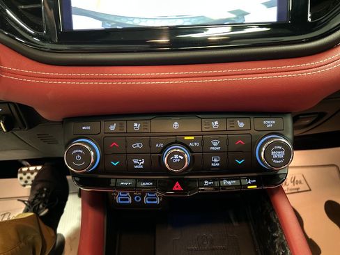 Used 2024 Dodge Durango SRT Hellcat image 19